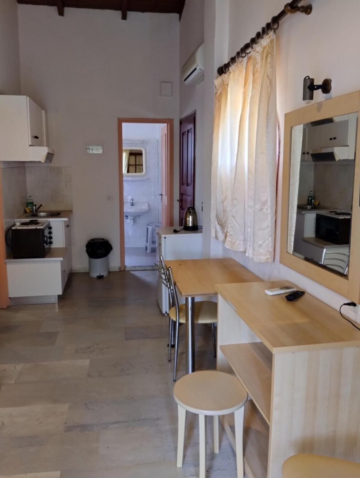 Bella Grecia Studios And Apartments By Hotelius Moraitika Exterior photo