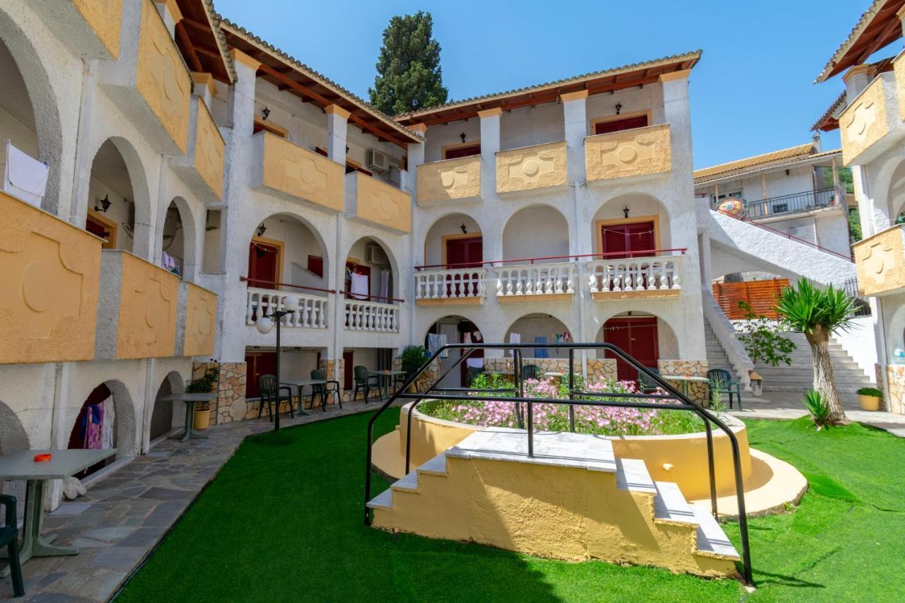 Bella Grecia Studios And Apartments By Hotelius Moraitika Exterior photo