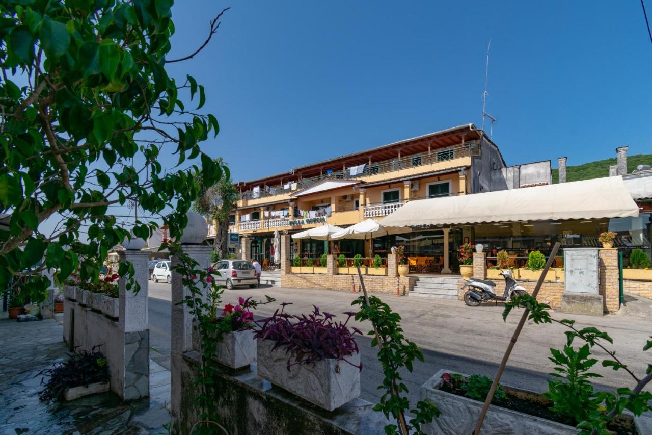 Bella Grecia Studios And Apartments By Hotelius Moraitika Exterior photo