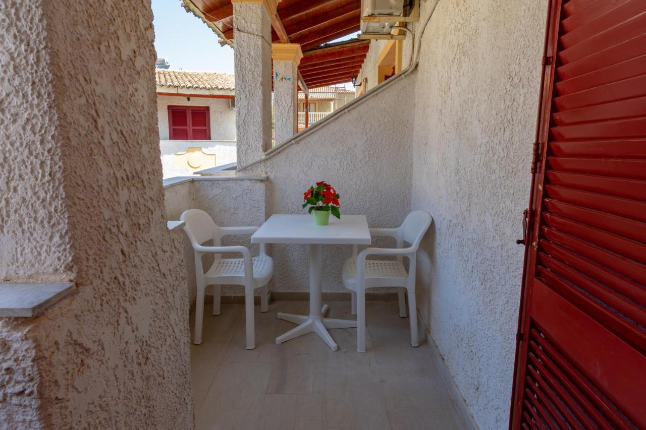Bella Grecia Studios And Apartments By Hotelius Moraitika Exterior photo