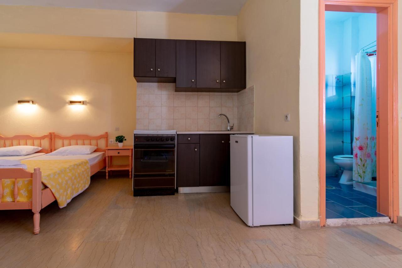 Bella Grecia Studios And Apartments By Hotelius Moraitika Exterior photo
