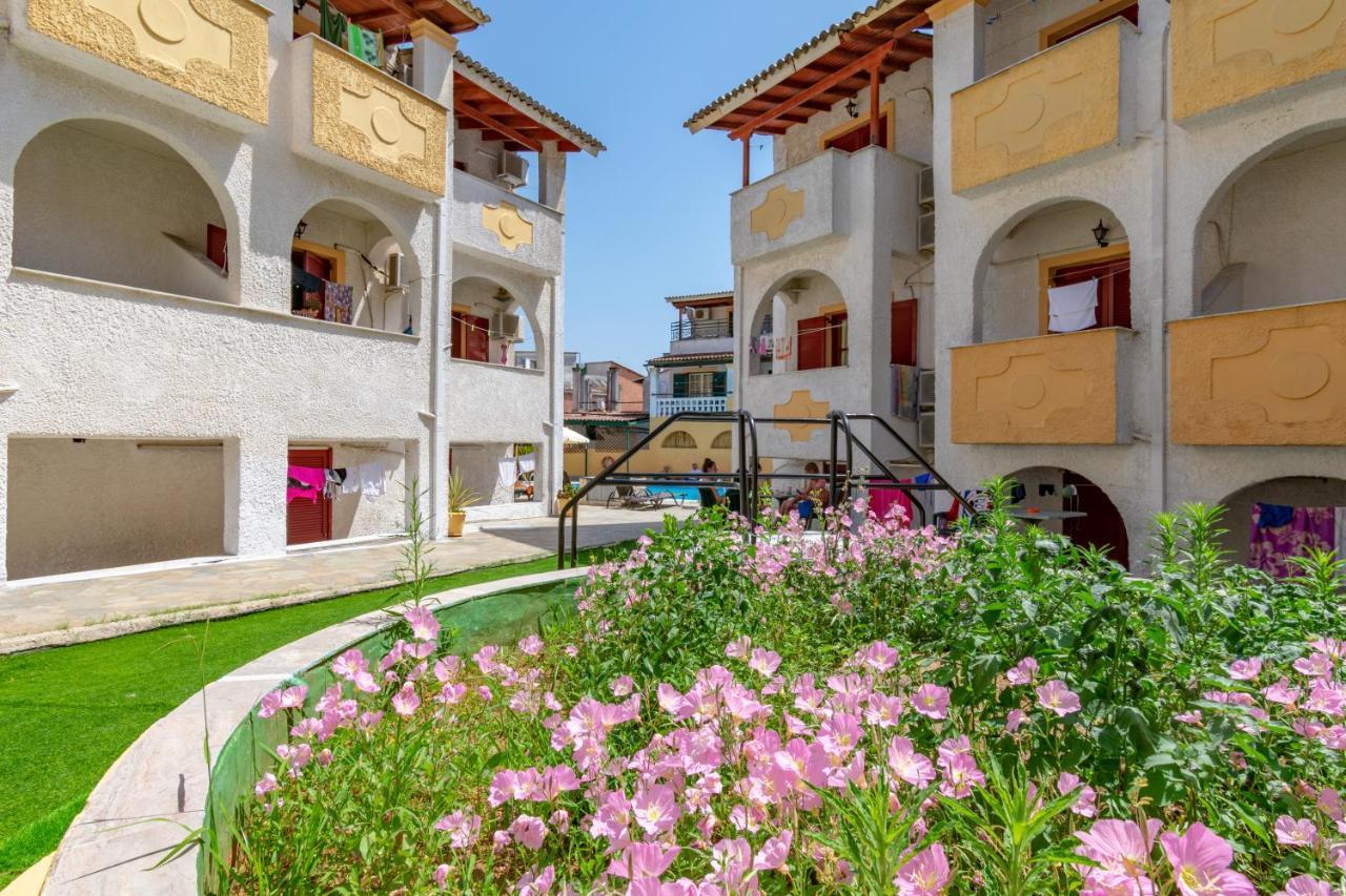 Bella Grecia Studios And Apartments By Hotelius Moraitika Exterior photo